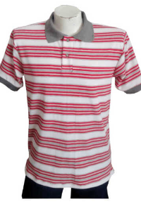 POLERA CON CORTE EN DELANTERO